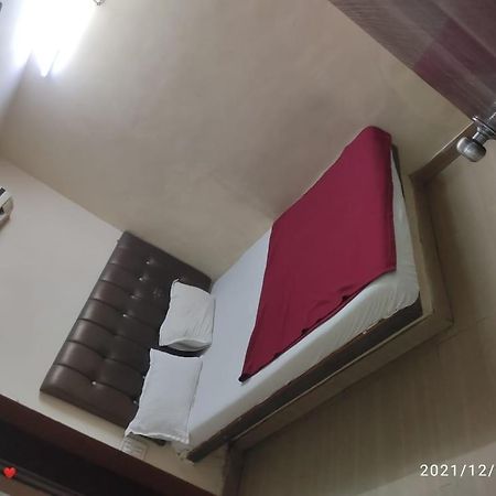 Hotel Janata Residency Мумбай Екстериор снимка