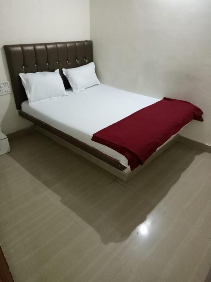 Hotel Janata Residency Мумбай Екстериор снимка