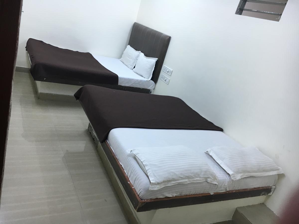 Hotel Janata Residency Мумбай Екстериор снимка