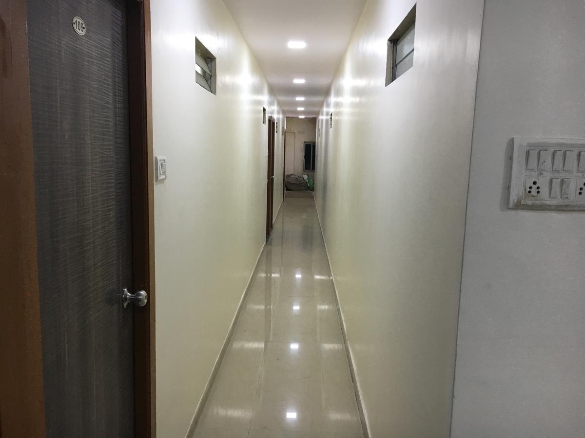 Hotel Janata Residency Мумбай Екстериор снимка